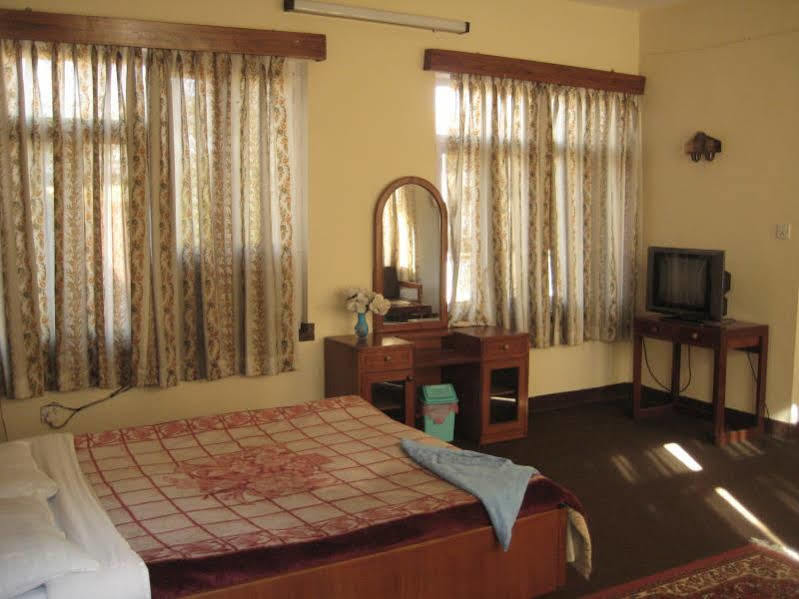 Potala Tourist Home Катманду Экстерьер фото