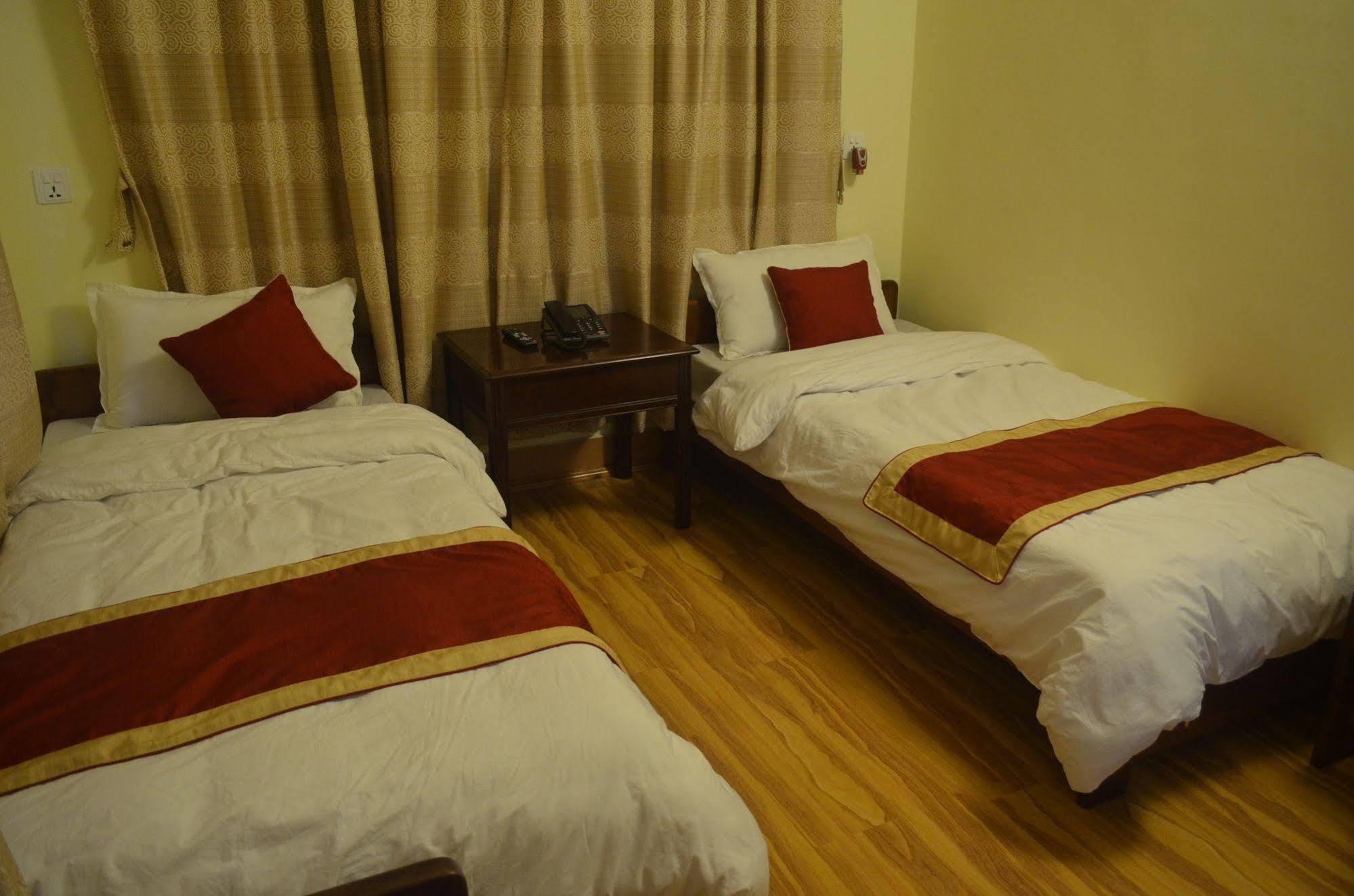 Potala Tourist Home Катманду Экстерьер фото
