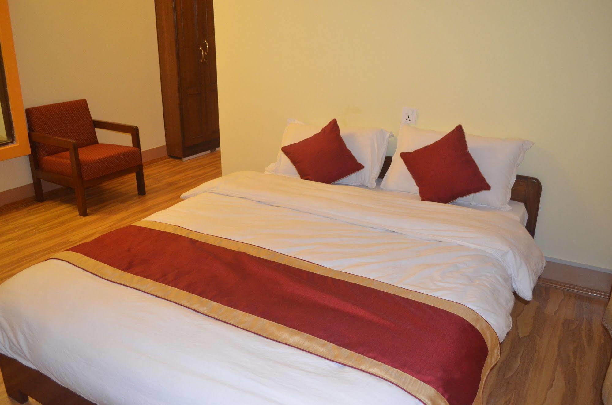Potala Tourist Home Катманду Экстерьер фото