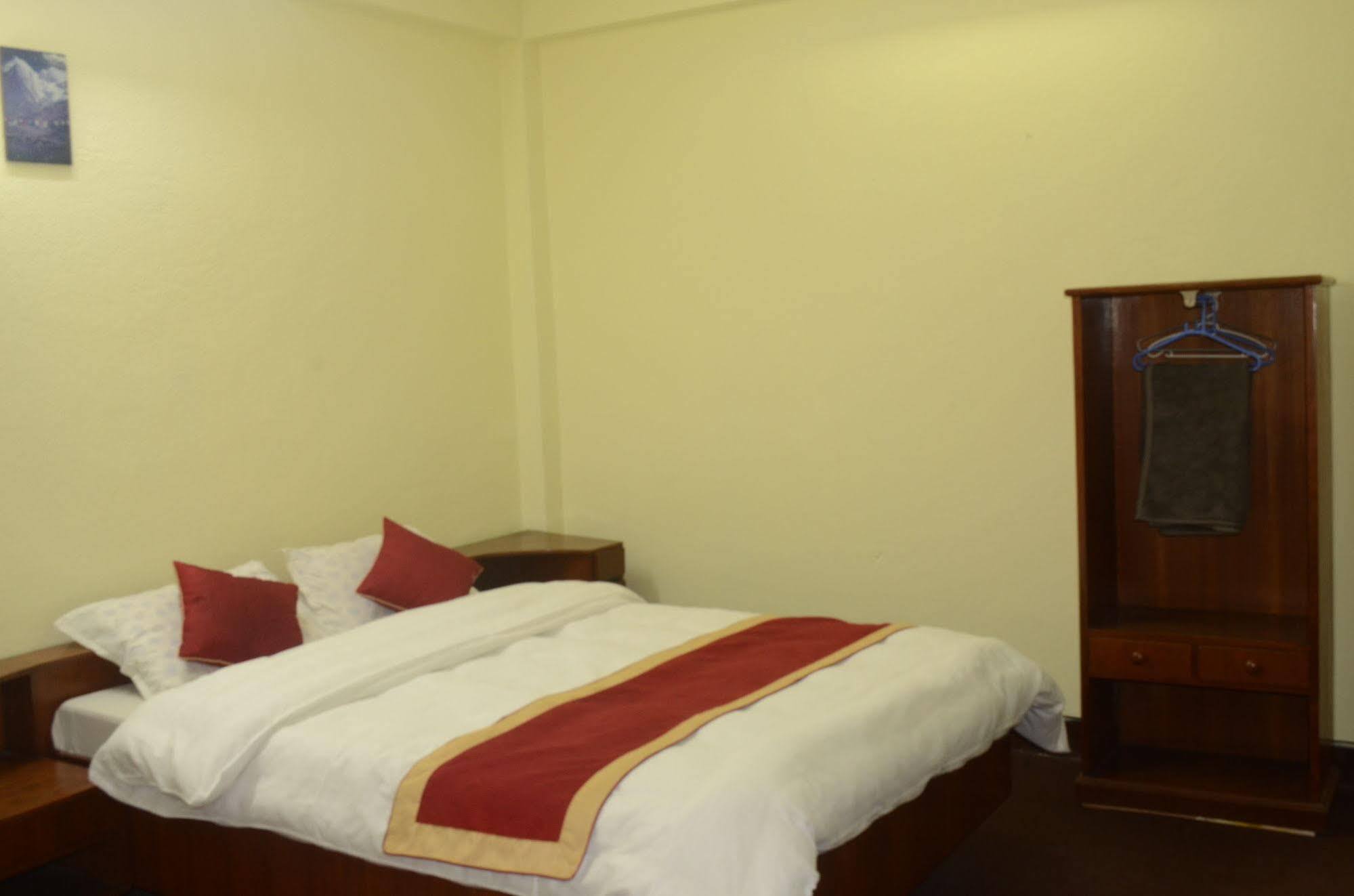 Potala Tourist Home Катманду Экстерьер фото